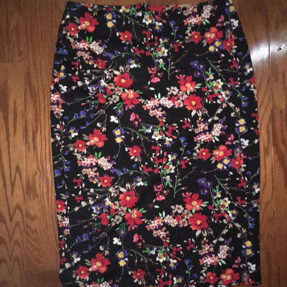 Express flower pencil skirt
